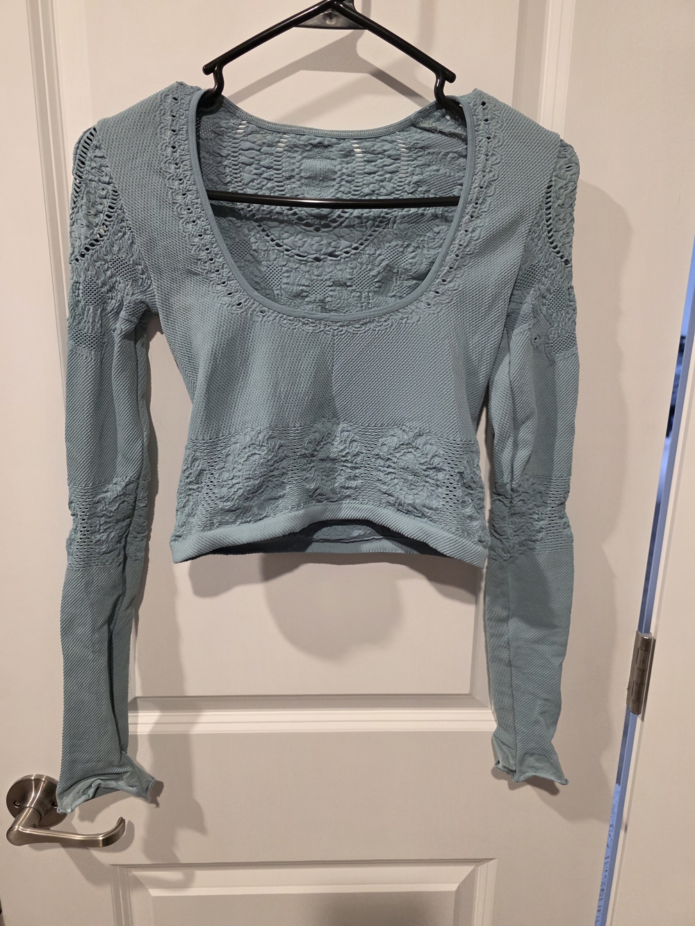 FP Movement x CLASS Long Sleeve Cropped Top Size M/L Teal Blue Textured New